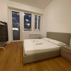 Farolfi Corso Di Porta Vittoria Milán